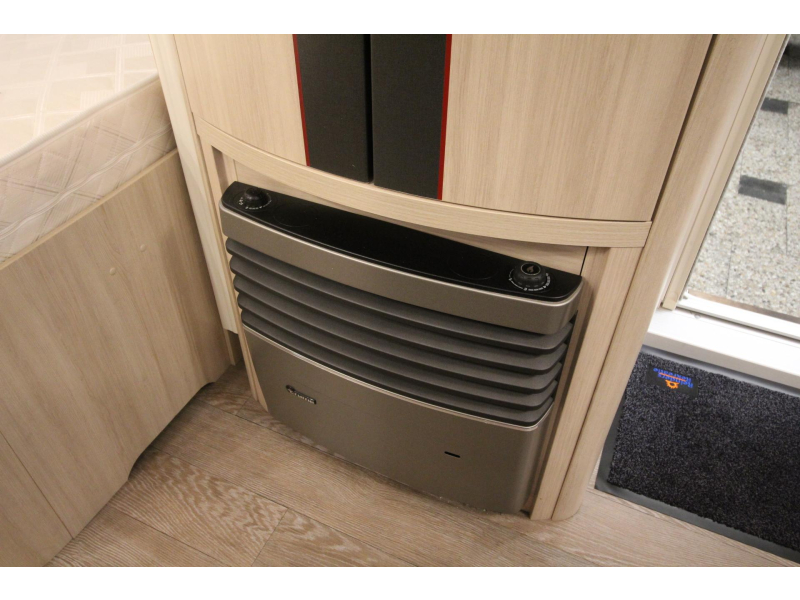 Hobby De Luxe Edition 460 UFE Topstaat, Hoge Koelkast  foto: 19