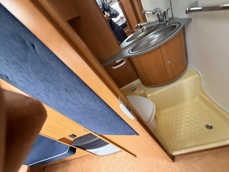 Dethleffs Camper Lifestyle 590 S Queensbed Airco tent  foto: 11