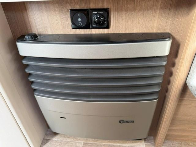 Dethleffs C'Joy 480 QLK mover airco stapelbed  foto: 15