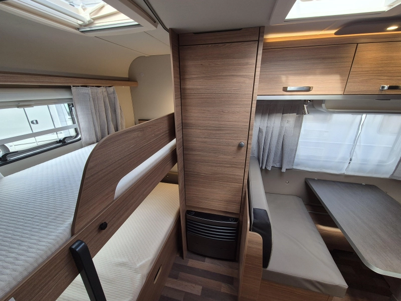 Weinsberg CaraOne Edition HOT 500 FDK Stapelbed  foto: 20