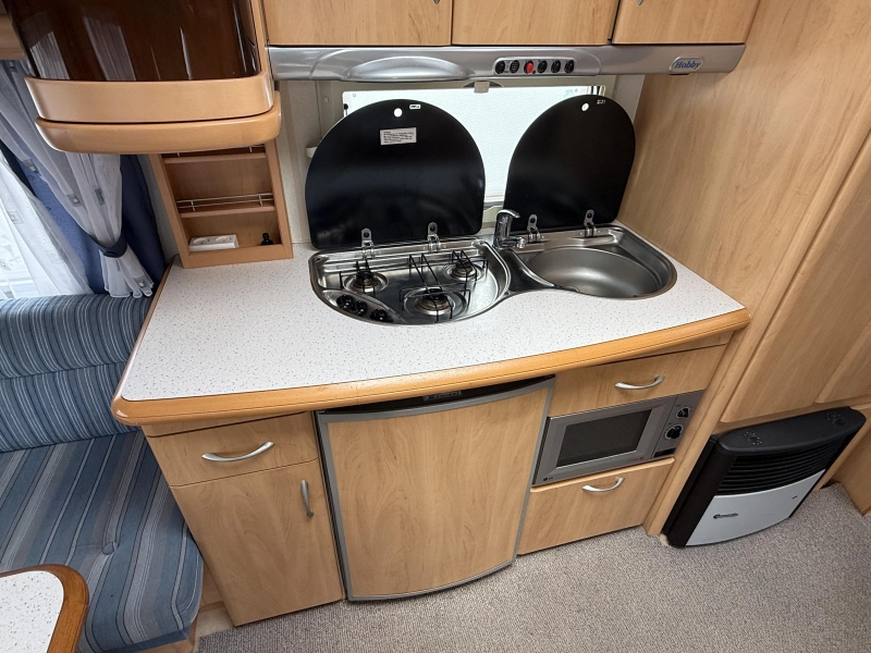 Hobby De luxe Easy 540 UK kinderkamer rondzit  foto: 4