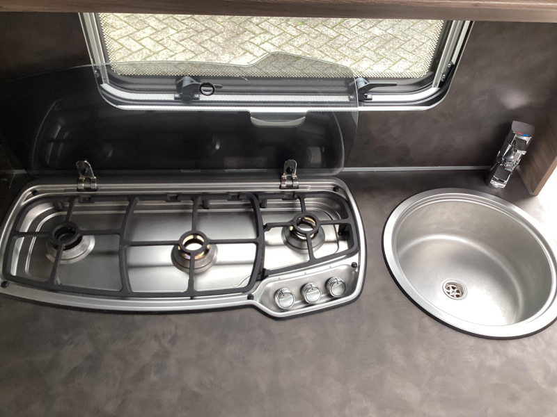 Knaus Sport Silver Selection 400 QD mover,airco,luifel  foto: 10
