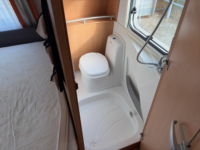 Knaus Sudwind Premium Line 450 FU Mover/Luifel/Fietsdr.  foto: 3