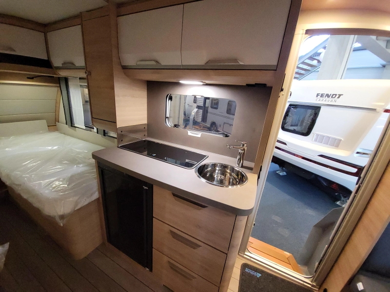 Knaus Sudwind Black Selection 460 EU super compleet af fabriek  foto: 15