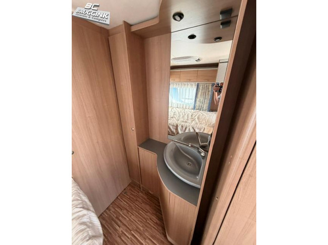 Bürstner Averso 390 TS FRANS BED MOVER AIRCO LF foto: 9