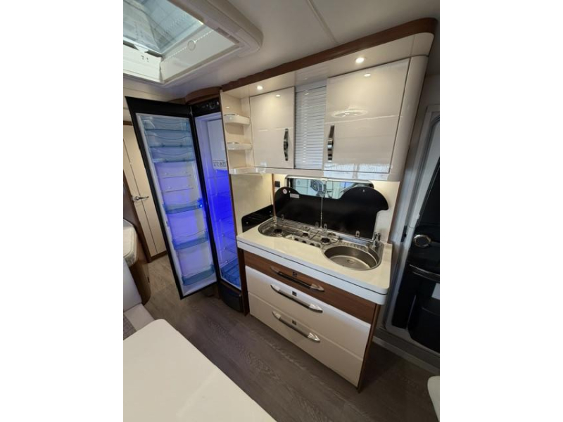 Hobby Excellent 560 KMFE Incl. Luifel en Mover  foto: 17
