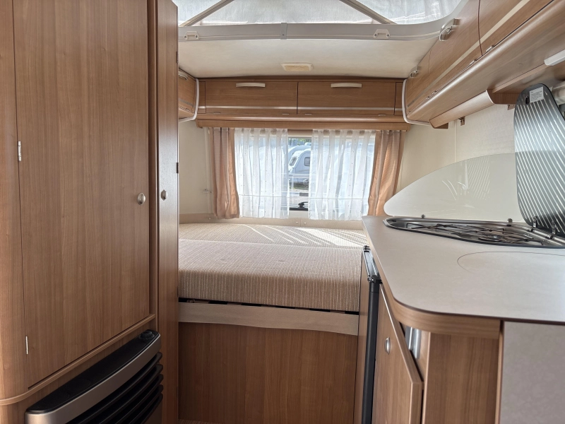 Eriba Touring Triton 418 Fietsendrager/Luifel  foto: 9