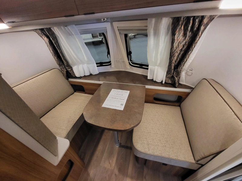 Eriba Touring 542 af fabriek super compleet  foto: 13