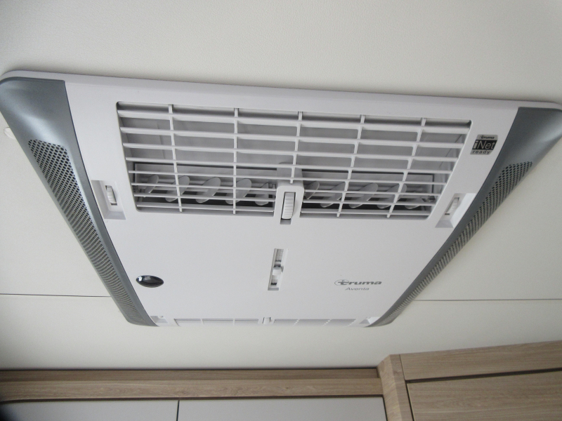 Knaus Sudwind 60 Years 450 FU ZEER NETJES, VASTE LUIFEL  foto: 12