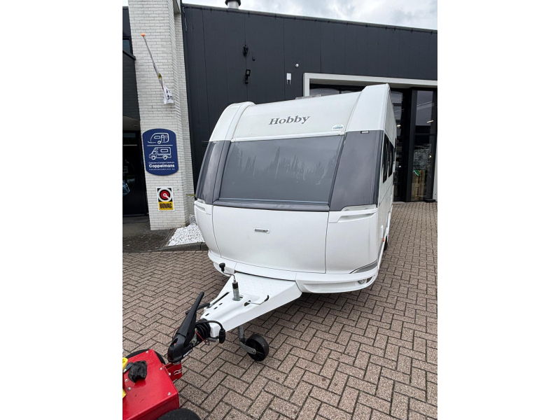 Hobby On Tour 470 KMF met voortent en stapelbed 
