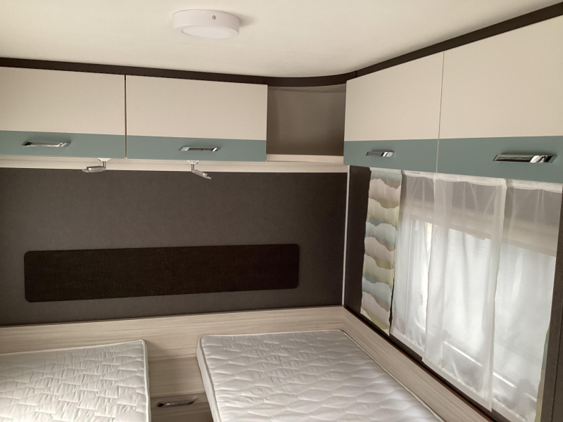 Dethleffs C'Joy 460 LE mover/ enkele bedden  foto: 3
