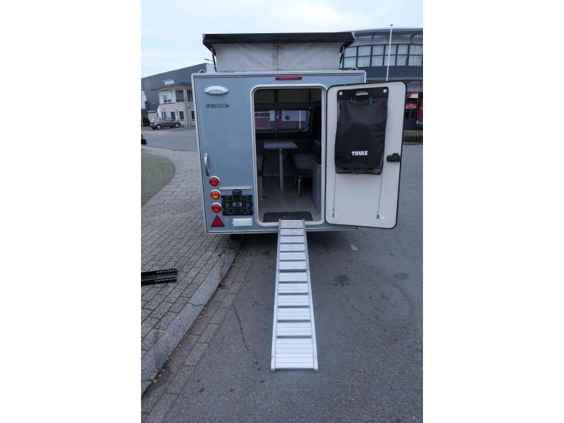 Kip Shelter voor motorfiets  foto: 6