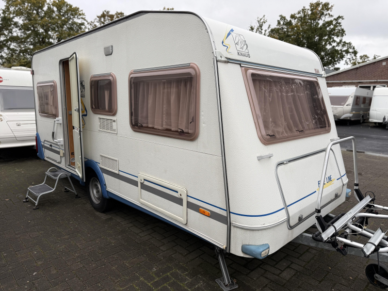 Knaus Blue Line 450 TK STAPELBED VASTBED RONDZIT  foto: 1