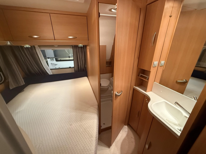 Knaus Sport 500 FDK STAPELBED VASTBED ZITJE  foto: 7