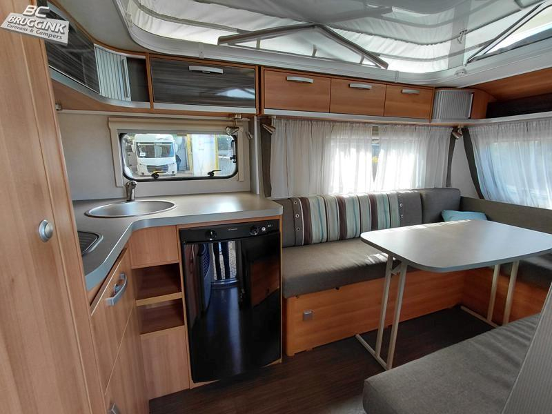 Eriba Feeling 230 - COMPACT - LENGTEBEDDEN 