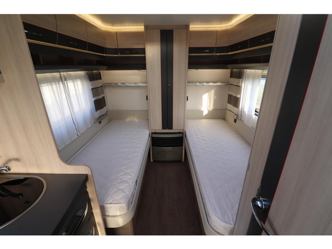 Hobby De Luxe Edition 460 LU Unico/ Mover/ Compleet foto: 13