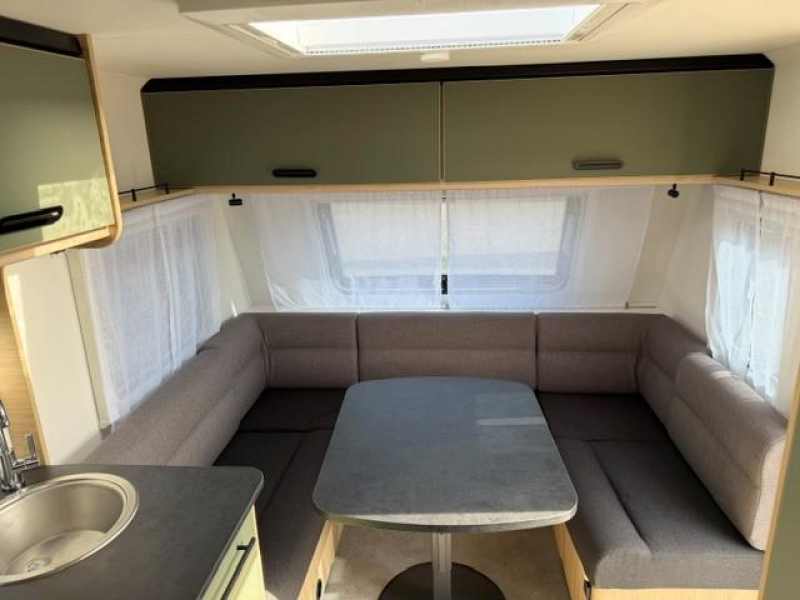 Caravelair Sport Line 455 Frans bed - Ruime rondzit  foto: 9