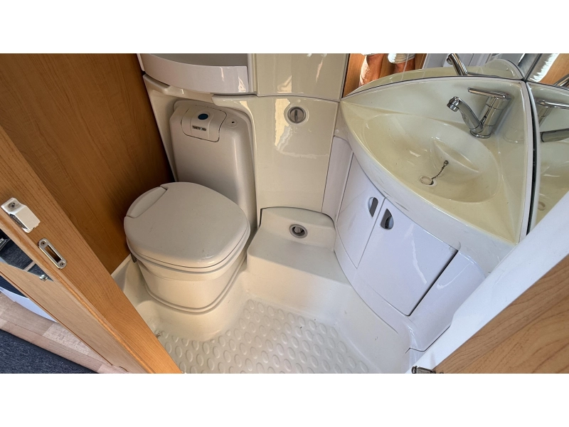 Knaus Sudwind 500 EU enkele bedden rondzit  foto: 5