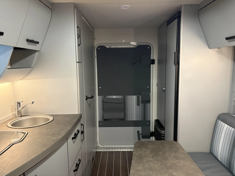 Knaus Sport en Fun 480 QL Black Edition / mover  foto: 17