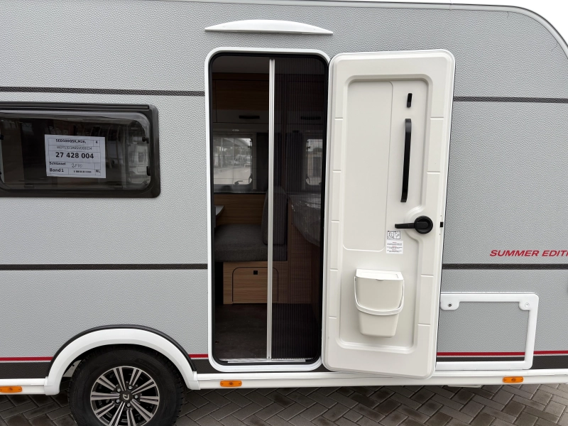 Dethleffs Summer Edition 500 QSK stapelbed / dwarsbed 