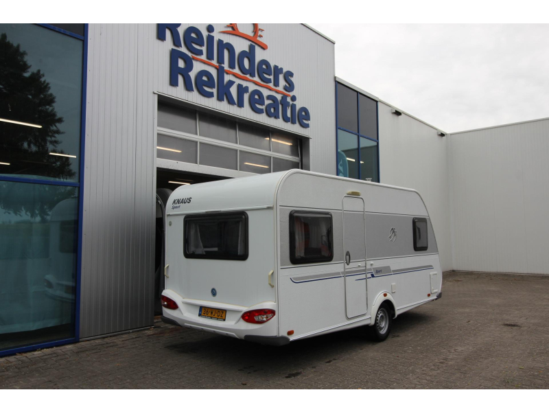 Knaus Sport 450 FU Rondzit, Voortent,  foto: 2
