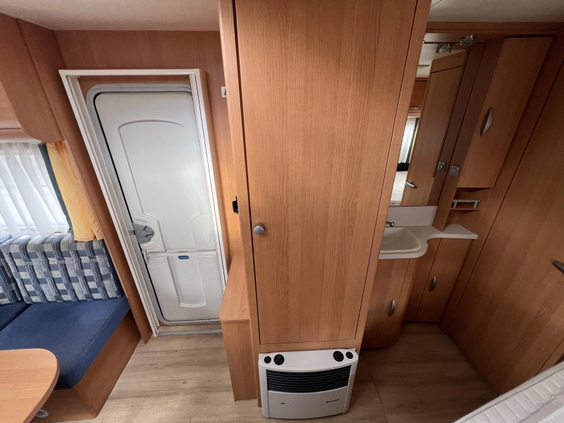 Knaus Sport Premium Line 450 FU Isabella Voortent Mover  foto: 7