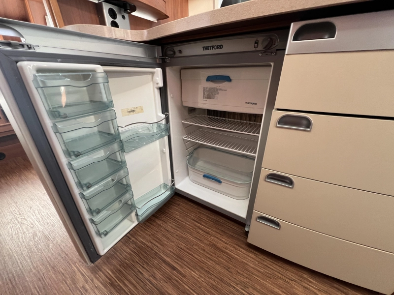 Hobby Prestige 540 UL Luifel, Mover, Airco  foto: 10
