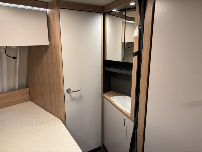 Knaus Sport 450 FU RONDZIT FRANS BED!!  foto: 5
