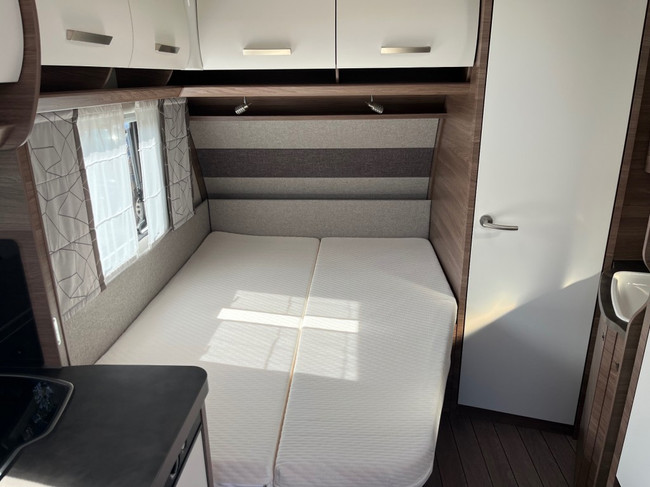 Knaus 450 Fu Sport Frans bed, MOVER, AIRCO , Nieuwstaat! foto: 3