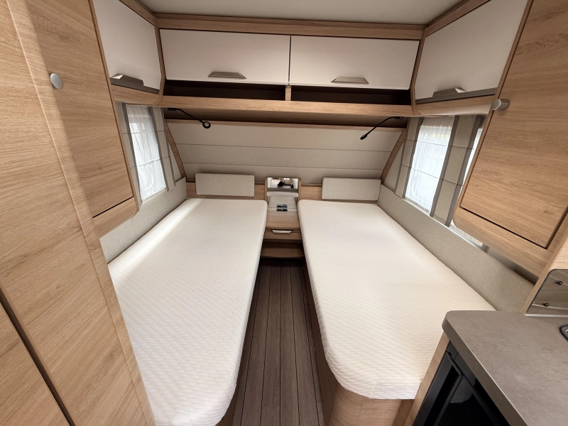 Knaus Sudwind 60 Years 460 EU Enkele bedden MoverLuifel  foto: 9