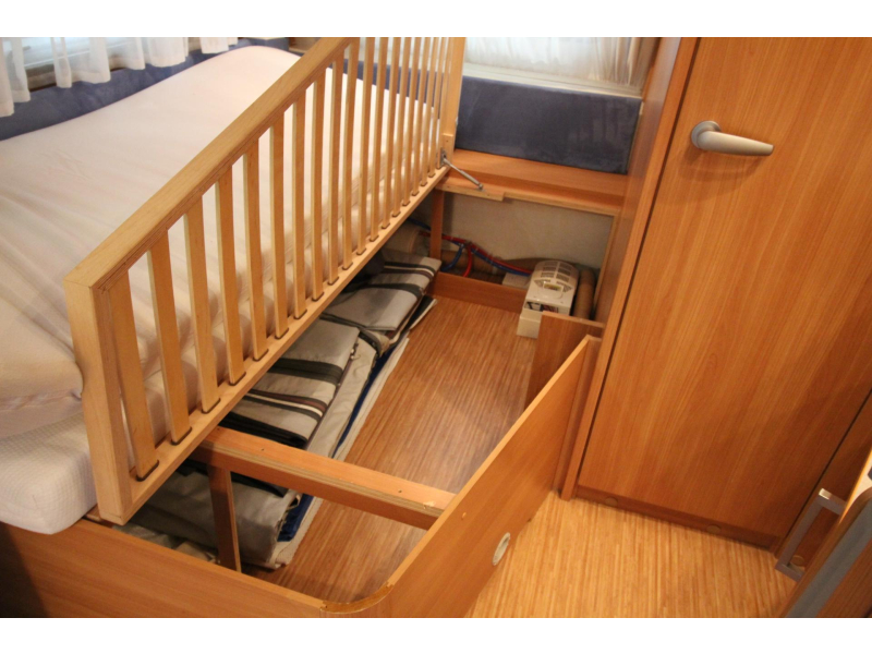 Knaus Sport 450 FU Rondzit, Voortent,  foto: 15