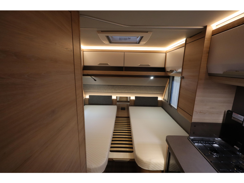 Knaus Sudwind Black Selection 460 EU Enkele bedden  foto: 12