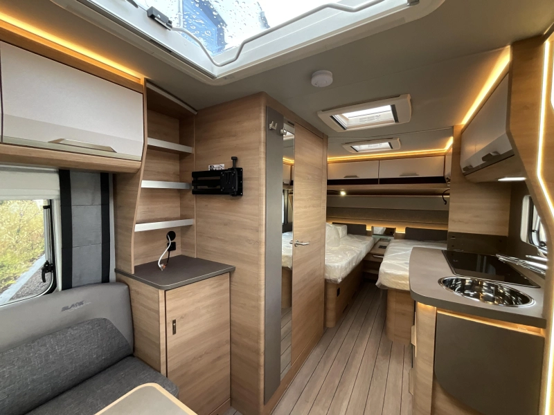 Knaus Sudwind Black Selection 460 EU MOVER-THULE LUIFEL-VLOERV  foto: 7
