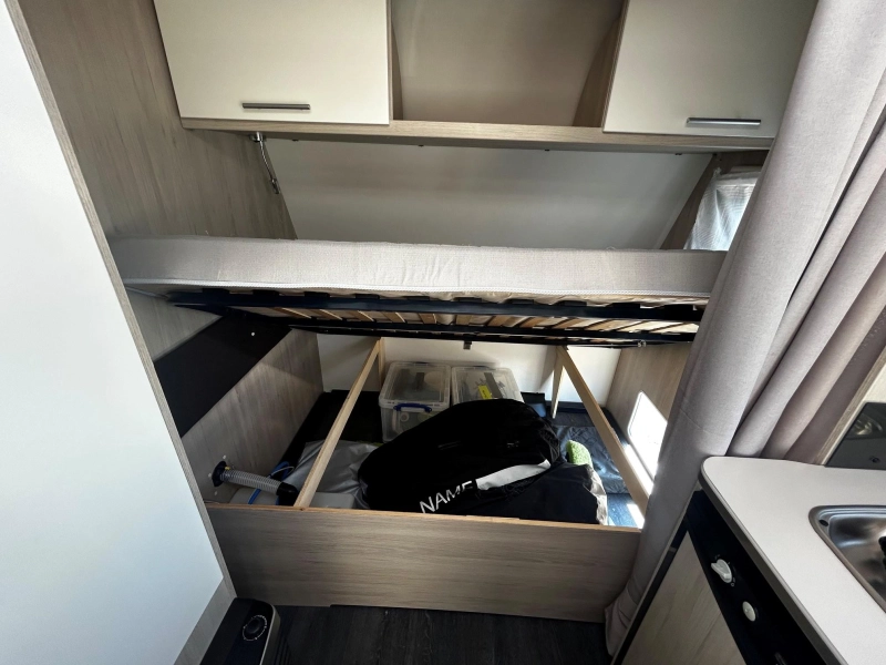 Caravelair Alba 390 Mover, Voortent & luifel  foto: 19