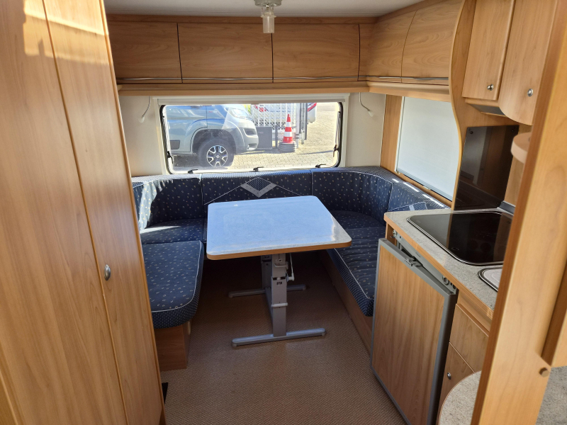 Bürstner Ventana 460 TS Mover-Luifel met voorwand  foto: 2