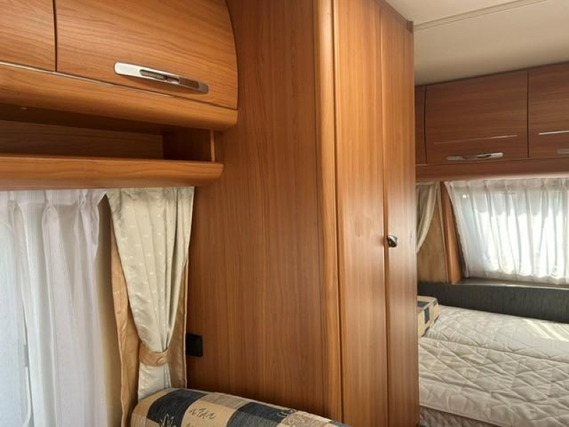 Hobby De luxe Easy 400 SF MOVER+VOORTENT+FIETSENDRA  foto: 5