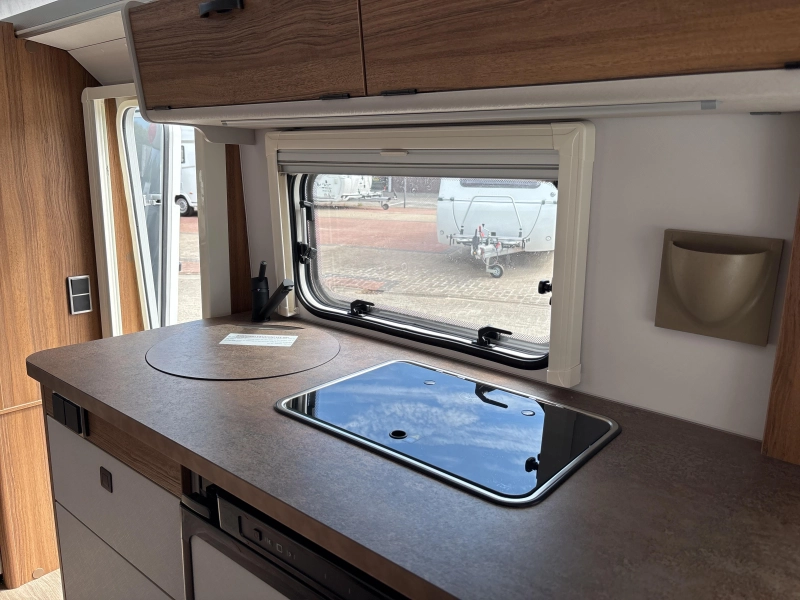Eriba Touring 550 Legend Ventura Zilver  foto: 9