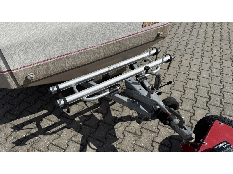 Dethleffs Camper 440 T treinzit vast bed toilet  foto: 15