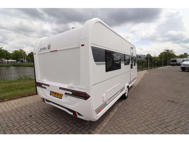 Hobby De Luxe 460 LU Autark / Enkele bedden