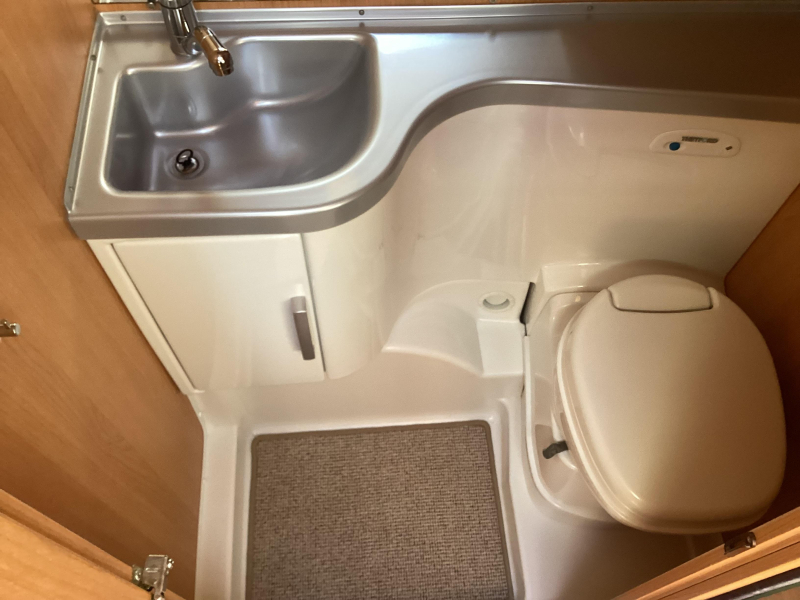 Knaus Sport 420 QD mover/ voortent  foto: 13