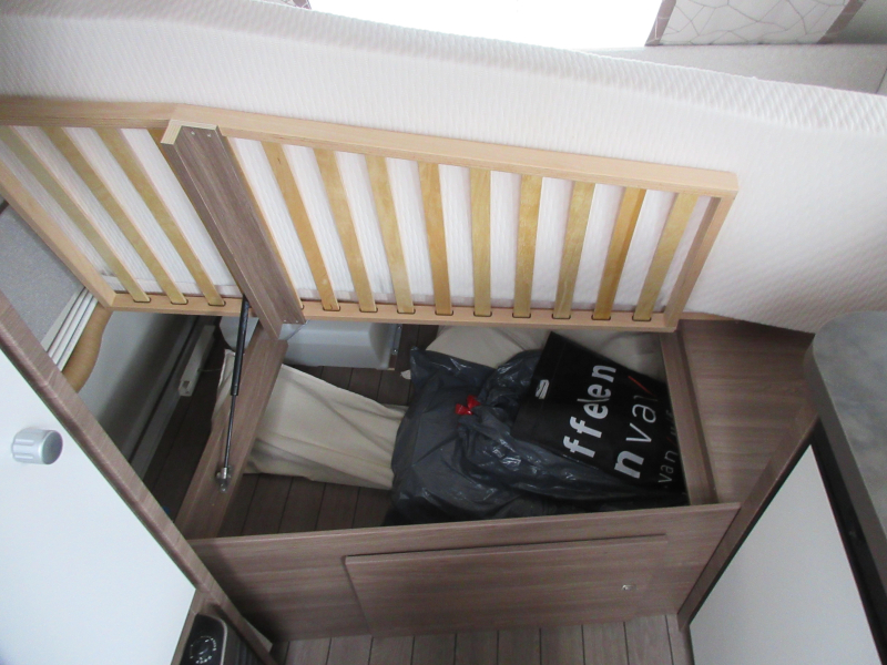 Knaus Sport Silver Selection 400 QD MET MOVER EN VOORTENT  foto: 7