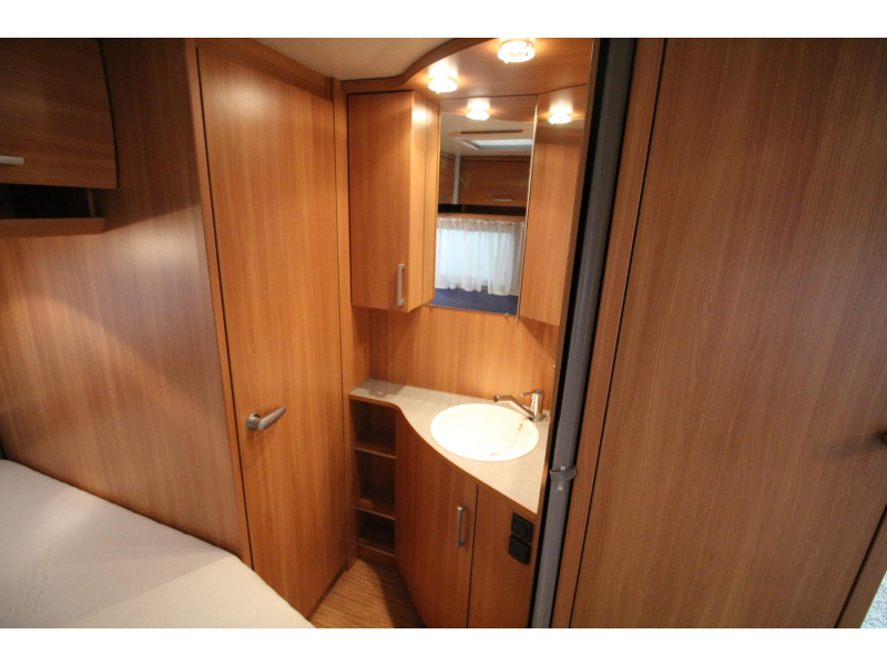 Knaus Sport 450 FU Rondzit, Voortent,  foto: 17