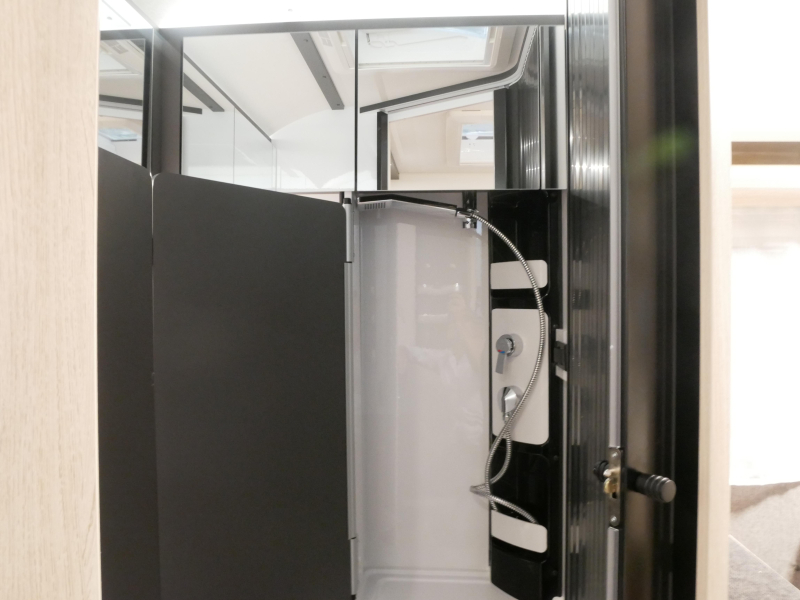 Hobby De Luxe 460 SFF Model 2027  foto: 7