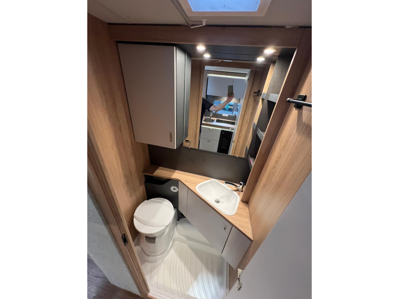 Knaus Sport 460 EU mover, luifel, fietsenrek  foto: 16