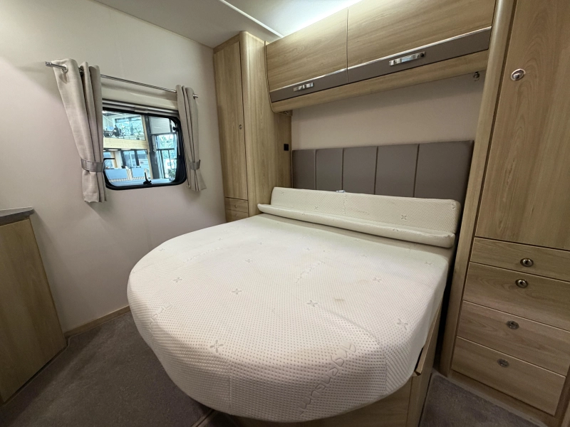 Elddis Avante 454 Queensbed/Mover/Luifel  foto: 22