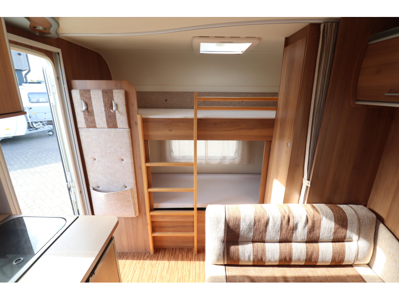 Bürstner Averso 495 TK Stapelbed / Voortent  foto: 7