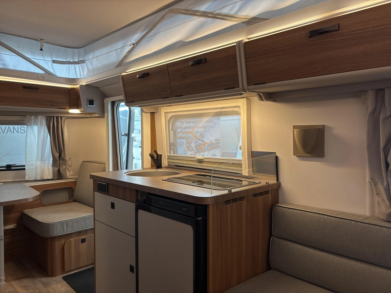 Eriba Touring 540 Legend Hampton Zilver  foto: 10