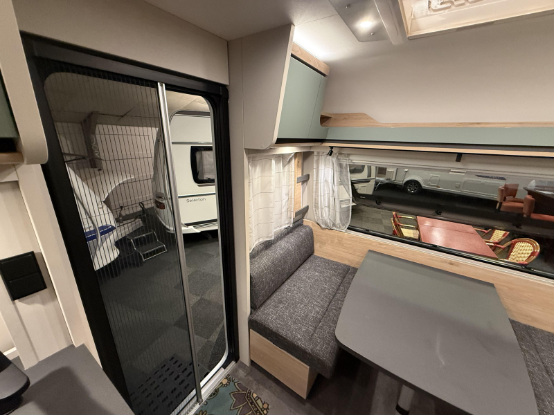 Dethleffs Camper 460 EL 2 BEDDEN ZIT EX VERHUUR  foto: 15