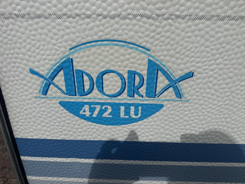 Adria Adora 472 LU Rondzit vast bed voortent  foto: 18