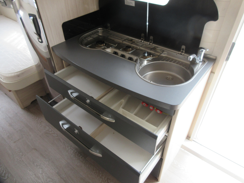 Hobby De Luxe 495 UL MET VASTE LUIFEL EN MOVER  foto: 8